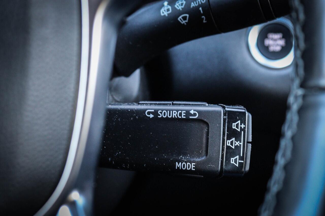 Renault CAPTUR 1.3 TCe 140 Intens Navi/CruiseControl