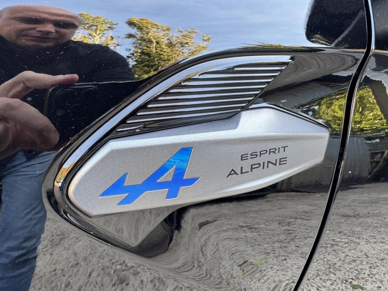 Renault CAPTUR 1.6 E-Tech 145 esprit Alpine+Pack Light&Sound!!