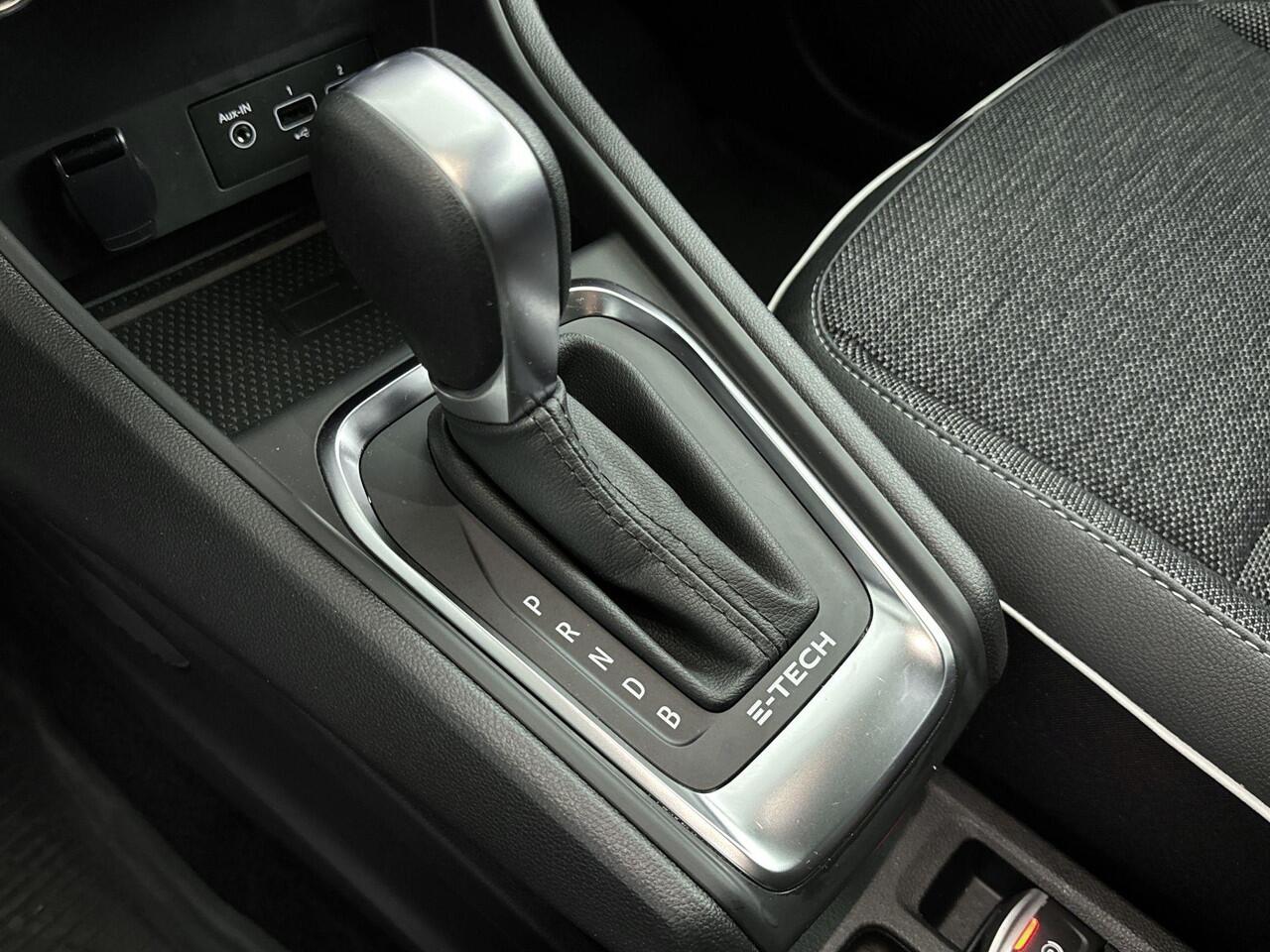 Renault CAPTUR 1.6 E-Tech plug-in hybrid 160Pk techno | Navigatie | Apple & Android Carplay | Climate Control | Cruise Control & Snelheidsbegrenzer | Parkeersensoren Voor & Achter | Achteruitrijcamera | Keyless Entry | Privacy Glass |