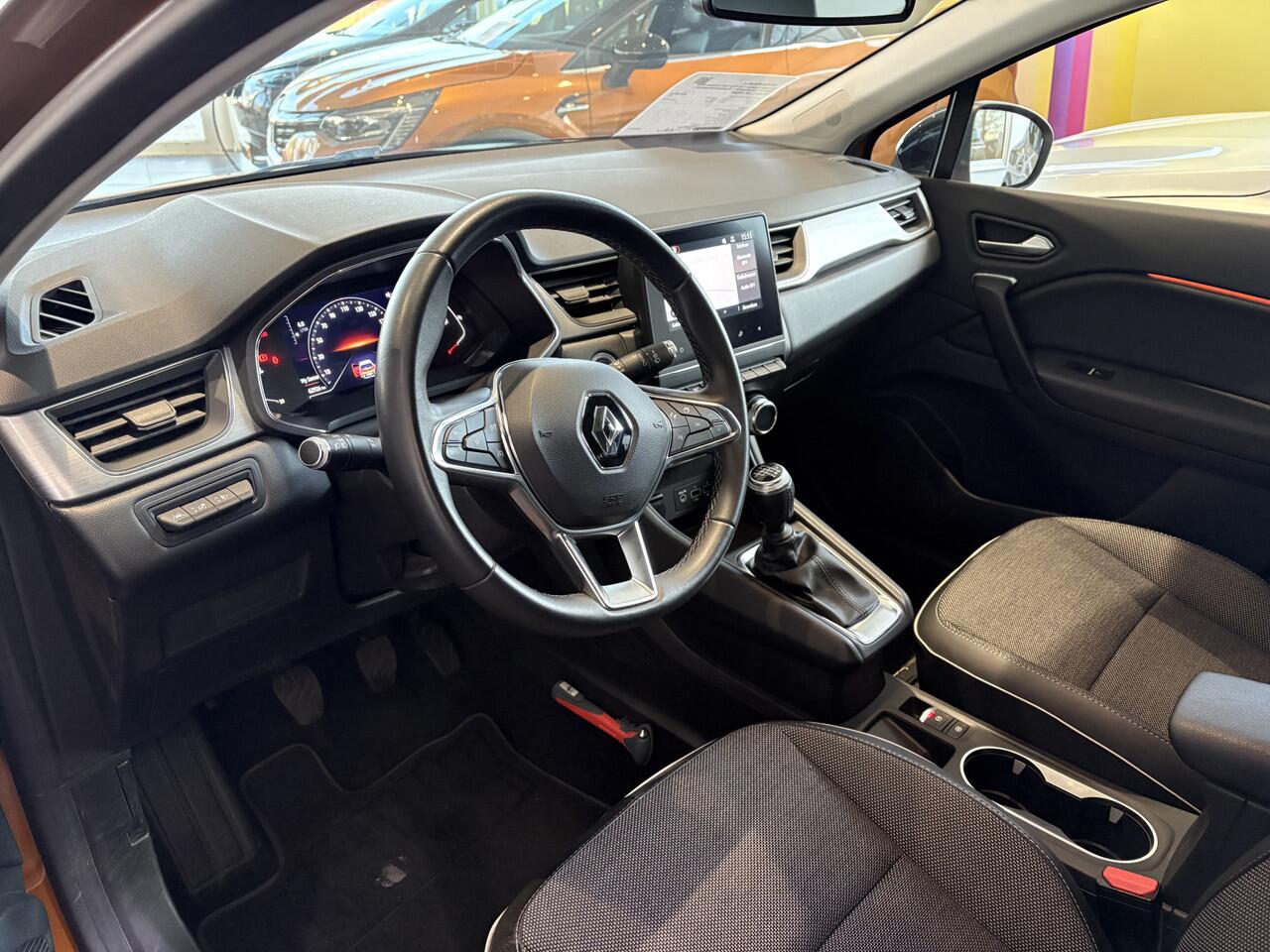 Renault CAPTUR 1.3 TCe 140 Intens Mild Hybrid | Navigatie | Parkeersensoren | Cruise | LM velgen