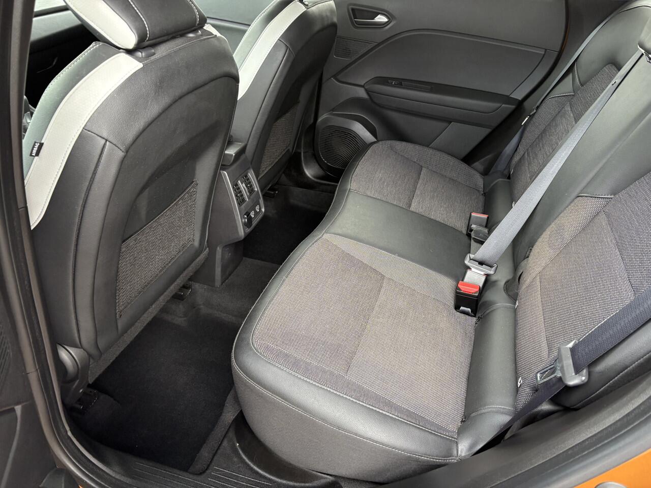 Renault CAPTUR 1.3 TCe 130 Intens Automaat | Navigatie | Camera | Cruise Control | Climate Control |