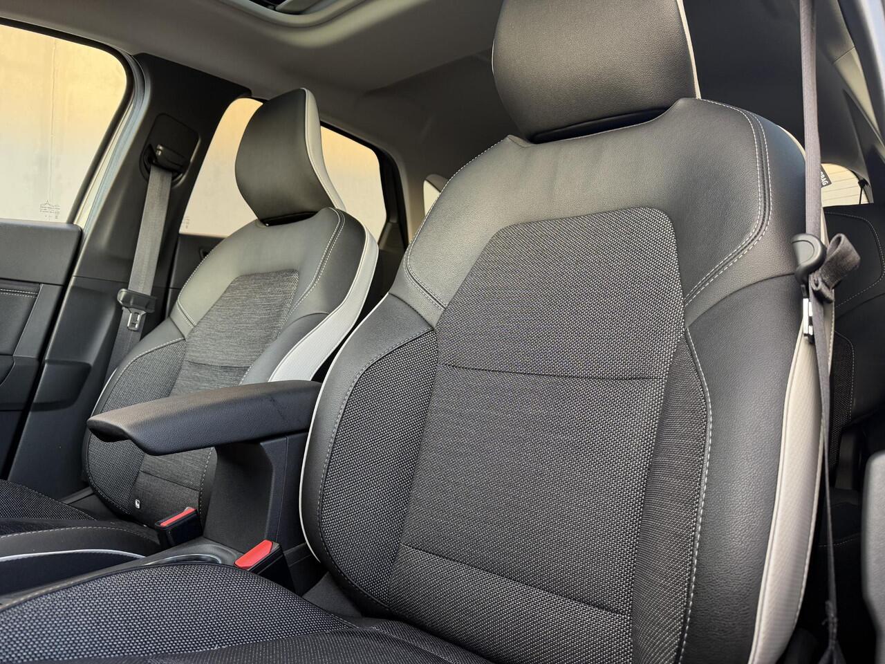 Renault CAPTUR 1.6 E-Tech full hybrid 145 techno / Schuif & Kanteldak / Dealer Onderhouden / Adaptieve Cruise / Stoel & Stuurwielverwarming / Navigatie / AppleCarplay & Android Auto / Dodehoek Detectie / Camera / Volledig digitaal instrumentenpaneel / LED / DAB /