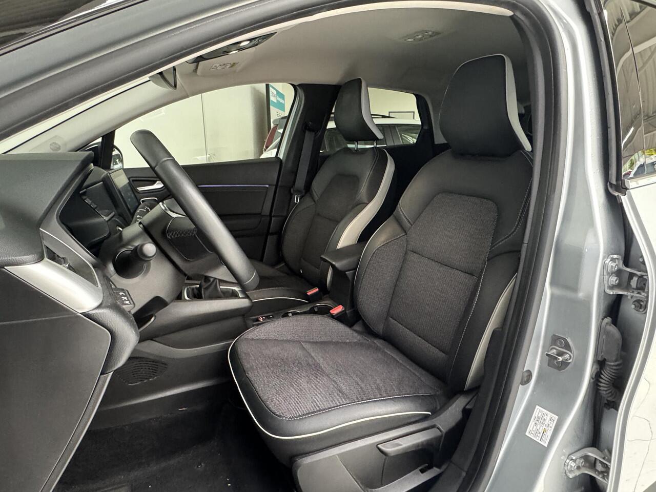 Renault CAPTUR 1.0 TCe 90 Techno | Navigatie | Camera | Cruise control | Lichtmetalen velgen 17 " |