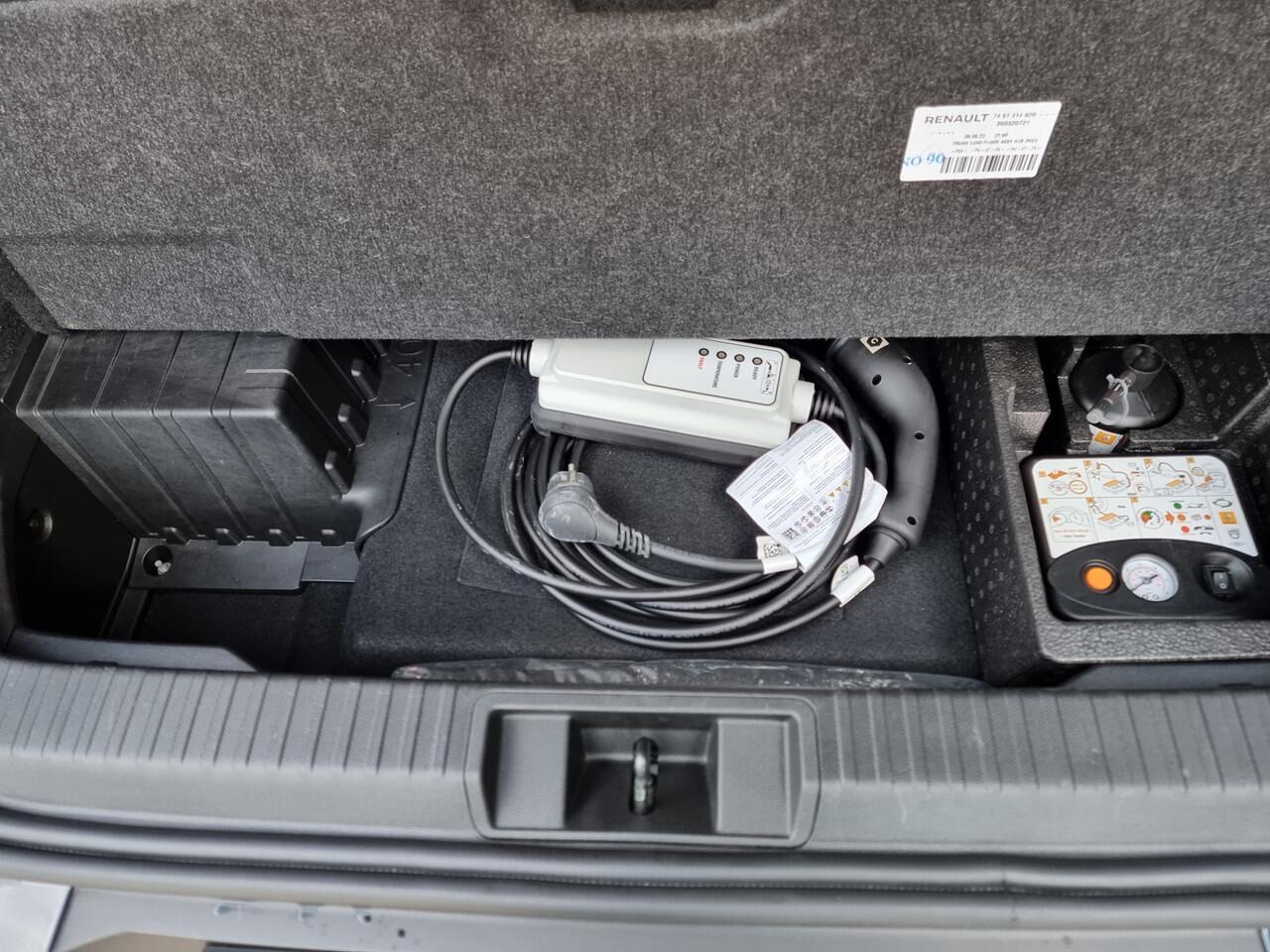 Renault CAPTUR 1.6 E-Tech Plug-in Hybrid 160pk Intens+ | Super uitvoering | Zeer mooie staat!