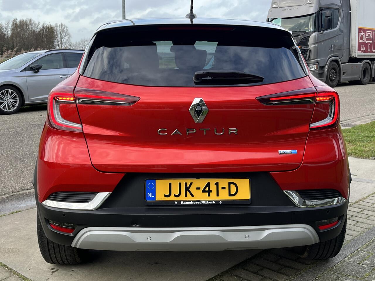 Renault CAPTUR 1.6 E-Tech Hybrid 145PK Intens / Keyless / Cruise / Camera / Climate / Parkeersensoren V+A /