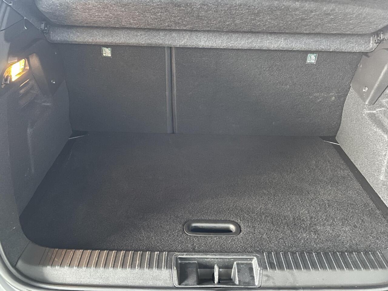 Renault CAPTUR 1.6 E-Tech full hybrid 145 techno LICHT METAAL / CRUISE / PARKEERCAMERA / CLIMATE CONTROLE