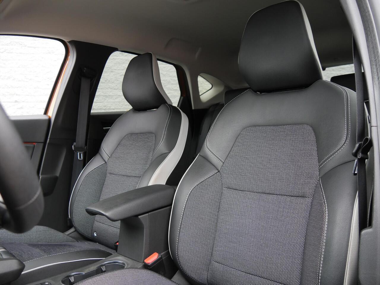 Renault CAPTUR 1.0TCE INTENS/ KEYLESS/ PDC V+A/ CAMERA/ ALL-SEASON/ NL-AUTO