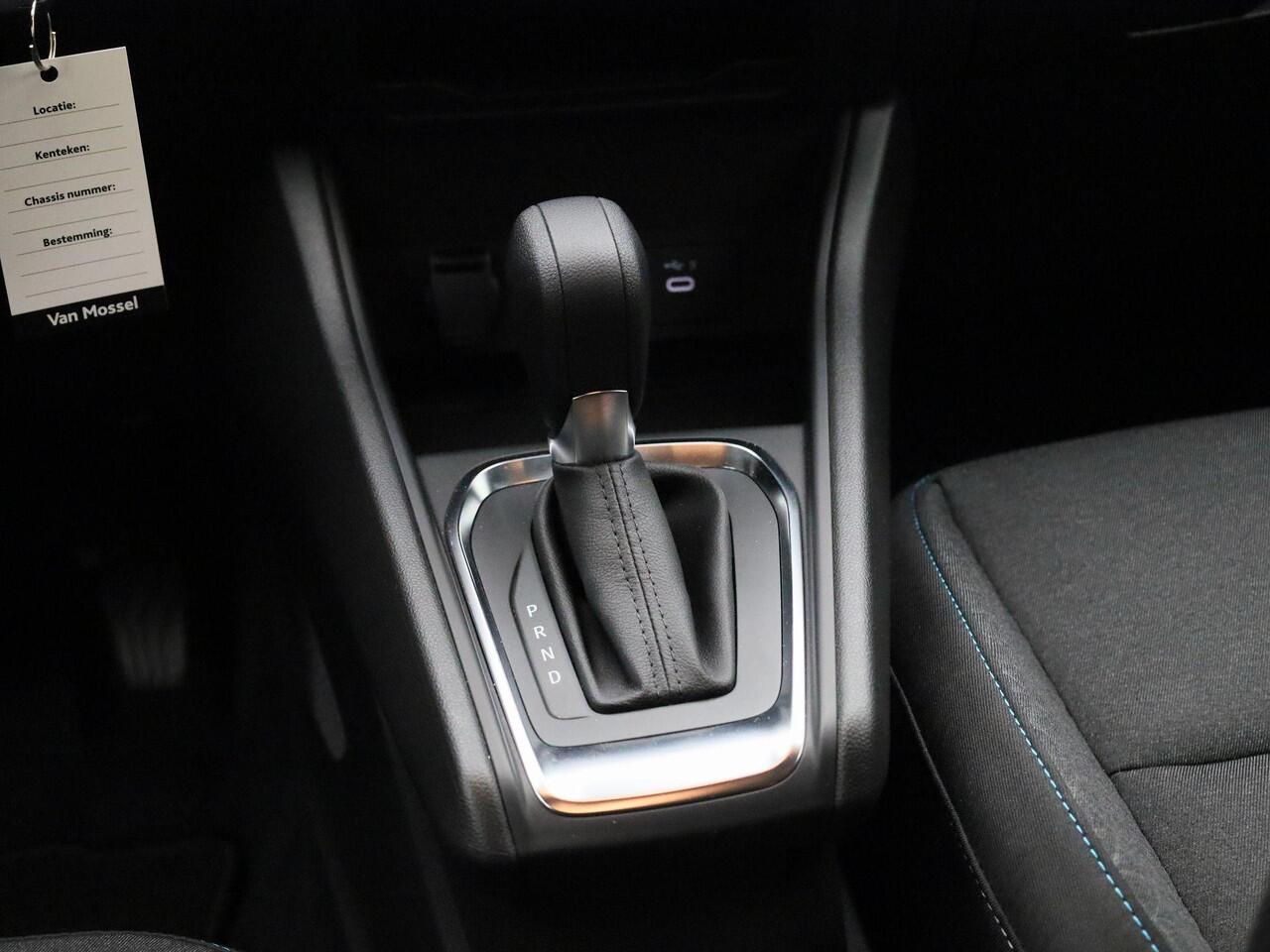 Renault CAPTUR 1.3 mild hybrid 160 evolution | Pack Winter | Camera | PDC Achter | LED Pure Vision | Cruise Control & Snelheidsbegrenzer | Draadloze Apple Carplay & Android Auto | Climate Control | Haaienvin-antenne | Hoogglans LMV "17 |