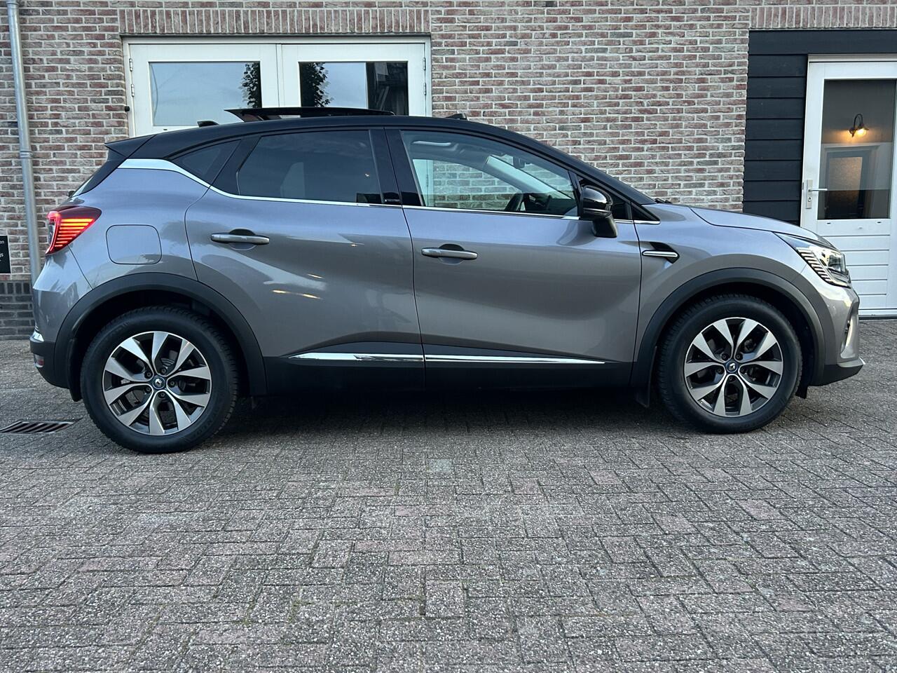 Renault CAPTUR 1.6 E-Tech Plug-in Hybrid 160 Intens Pano Trekhaak Dealer O.H.