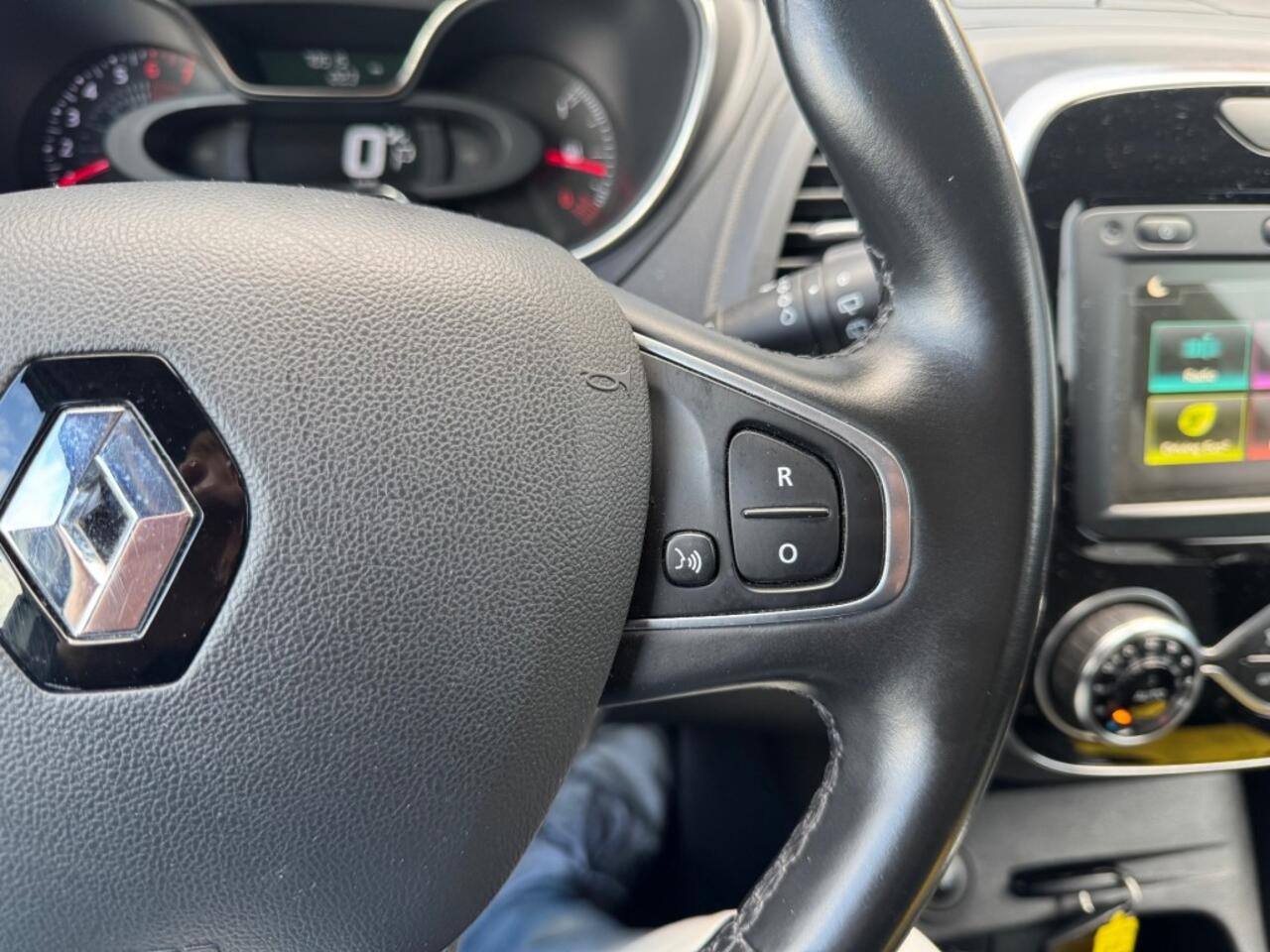 Renault CAPTUR 1.3 TCe 150pk Intens - navi - camera