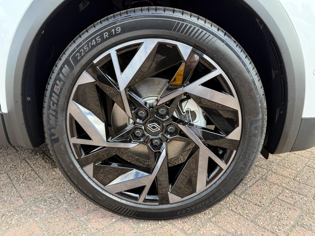 Renault CAPTUR 1.6 E-Tech full hybrid 145 Esprit Alpine | Pack Winter | adaptieve cruise | trekhaak | tijdelijk gratis Top Afleverpakket twv Eur 695