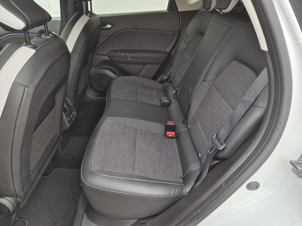 Renault CAPTUR 1.3 mild hybrid 160 techno Automaat / Pack Full Screen / Adaptief cruise control / Apple Carplay Android Auto / Trekgewicht 1500 kg / Climate control / Achteruitrijcamera / Stuurverwarming /