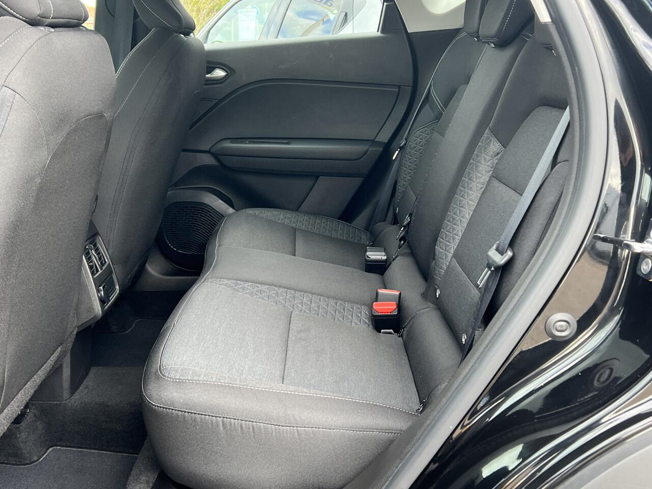 Renault CAPTUR 1.0 TCe 90 Equilibre Navigatie Stoelverwarming Parkeersensoren Apple Carplay Android Auto Cruise Control Airco Dab