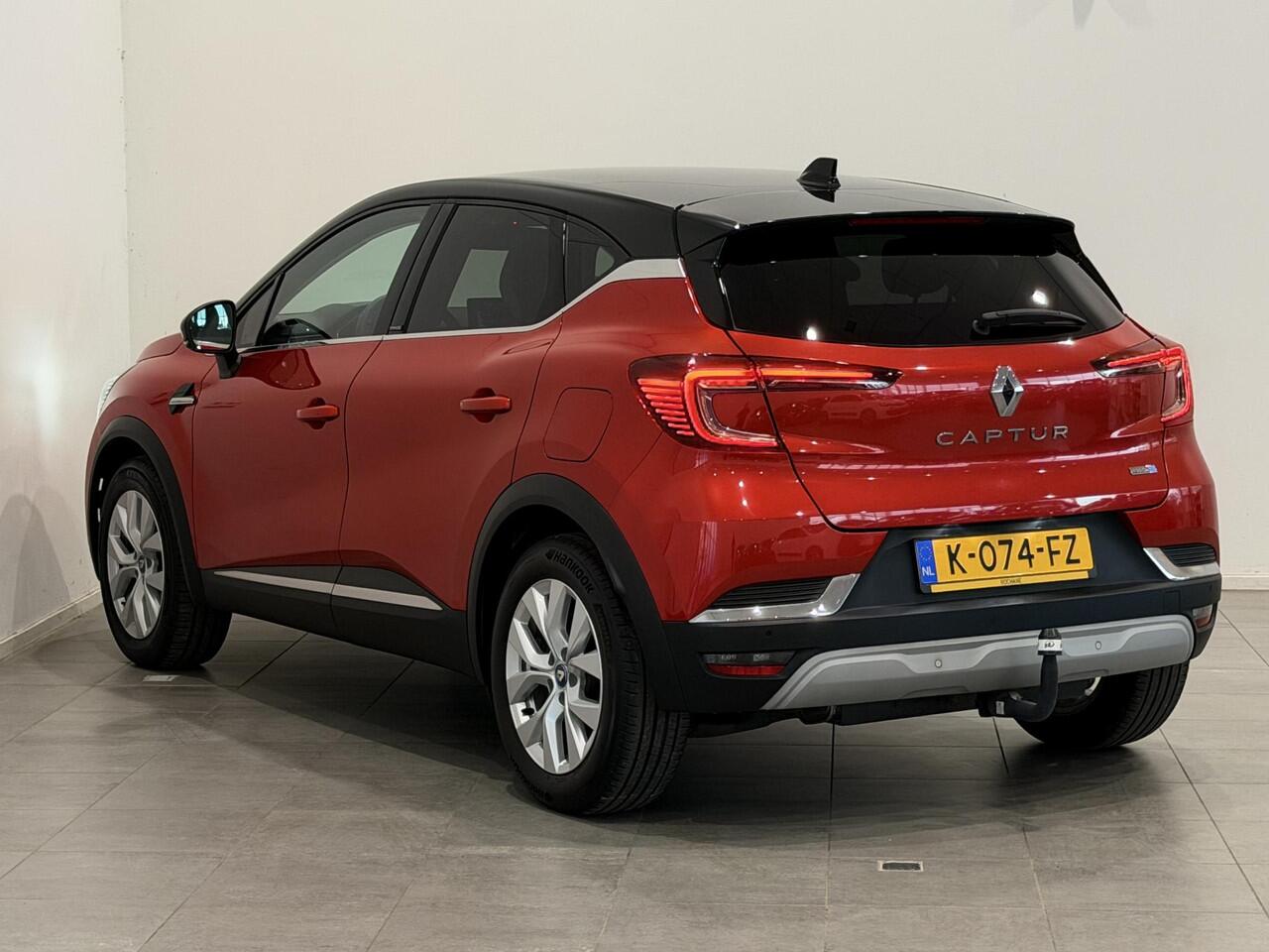 Renault CAPTUR 1.6 E-Tech Plug-in Hybrid 160 Intens | Trekhaak | Navigatie | Climate Control | Cruise Control | Apple Carplay/Android Auto | Parkeersensoren voor, achter en achteruitrijcamera