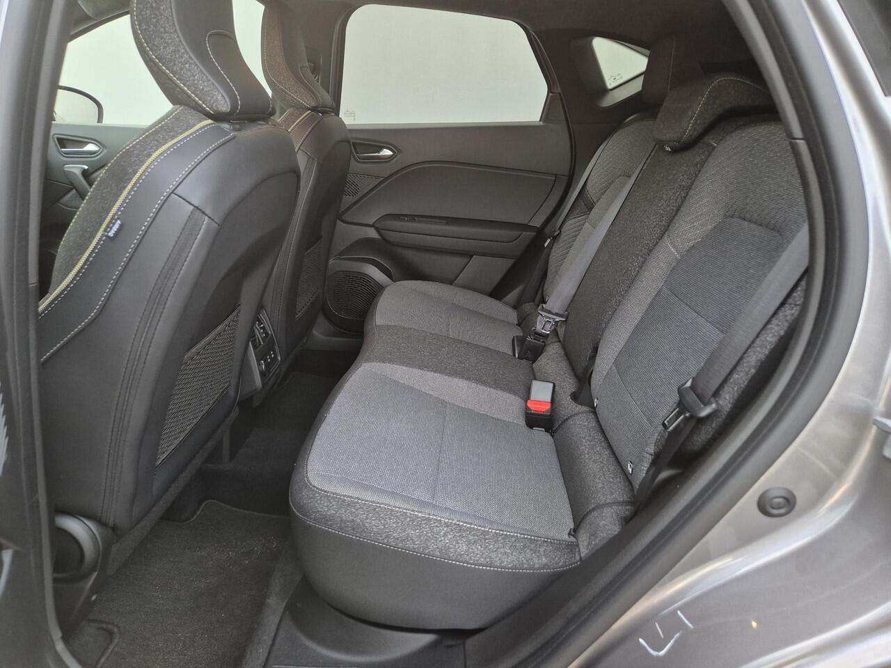 Renault CAPTUR 1.3 mild hybrid 160 techno Automaat / Fabrieksgarantie tot 05-2027 / Dealer onderhouden / Pack winter / Trekgewicht 1.200 Kg / Stuur en Stoel verwarming / Adaptief CC / Achteruitrijcamera / Apple Carplay/Android Auto /