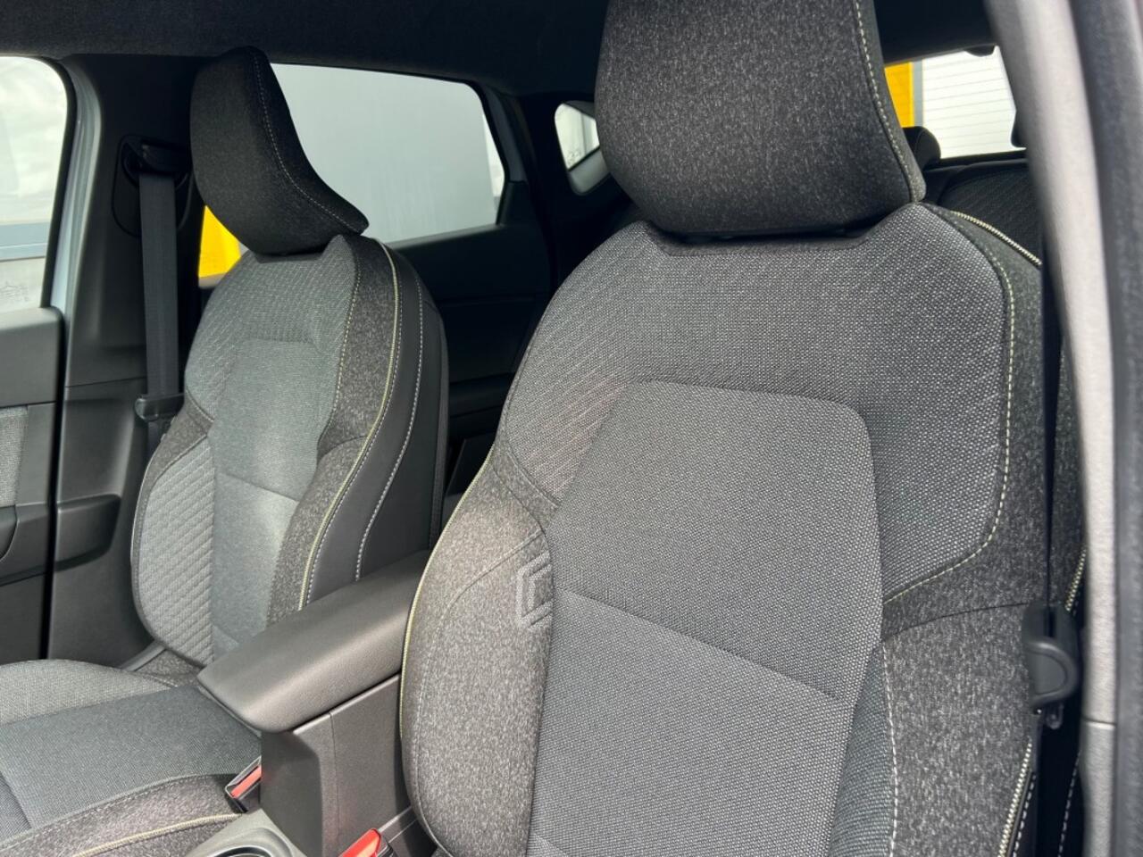 Renault CAPTUR 1.6 E-Tech Full Hybrid 145 Techno Pack Winter