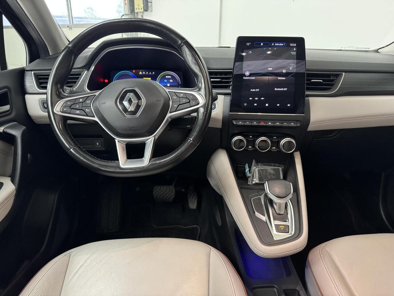 Renault CAPTUR 1.6 E-Tech plug-in hybrid 160 Initiale Paris | Navigatie | 360 Camera | Cruise control adaptief | Panoramadak | Stoel + stuurverwarming |