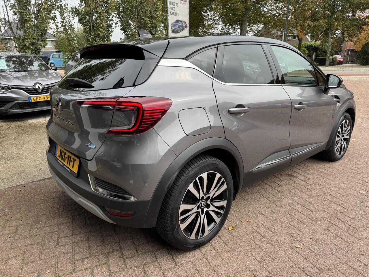 Renault CAPTUR 1.6 E-Tech plug-in hybrid 160 Initiale Paris