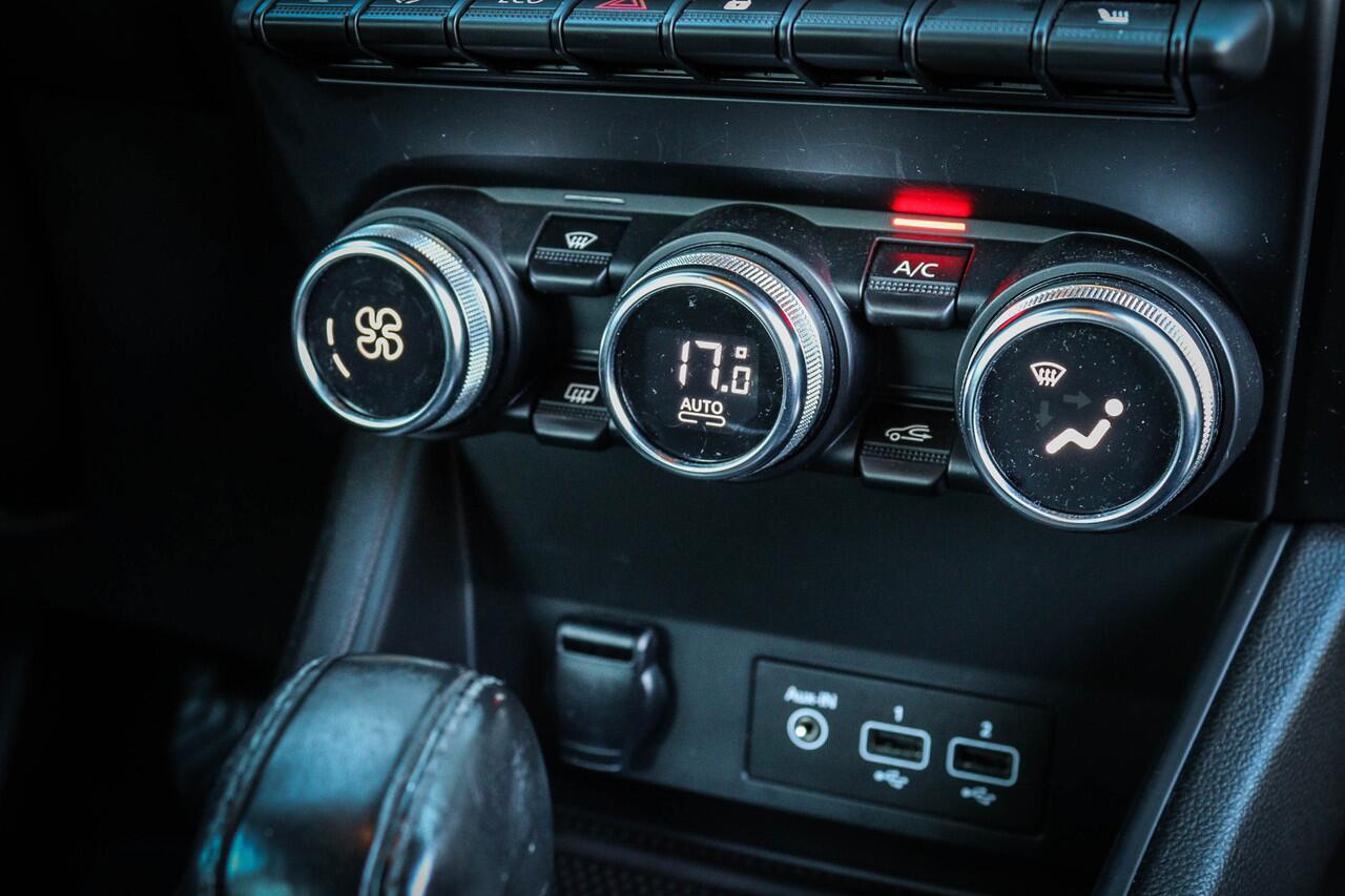 Renault CAPTUR 1.3 TCe 140 Intens Van 17.950,- NU 16.950,- !