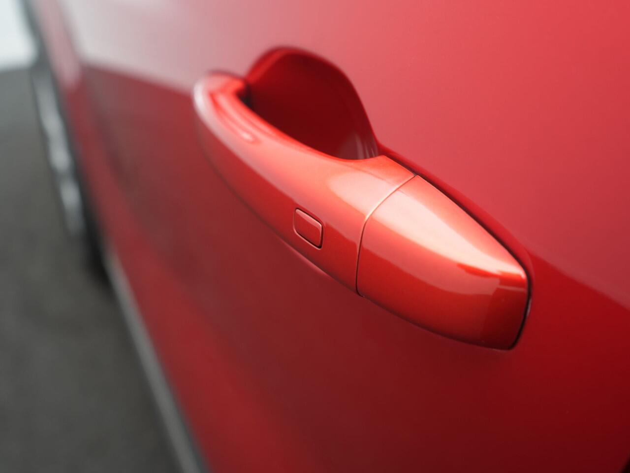 Renault CAPTUR TCe 100 Intens - Occasion Lease vanaf ¤804 p/m - RIJKLAARPRIJS - Achteruitrijcamera - Cruise Control - Trekhaak