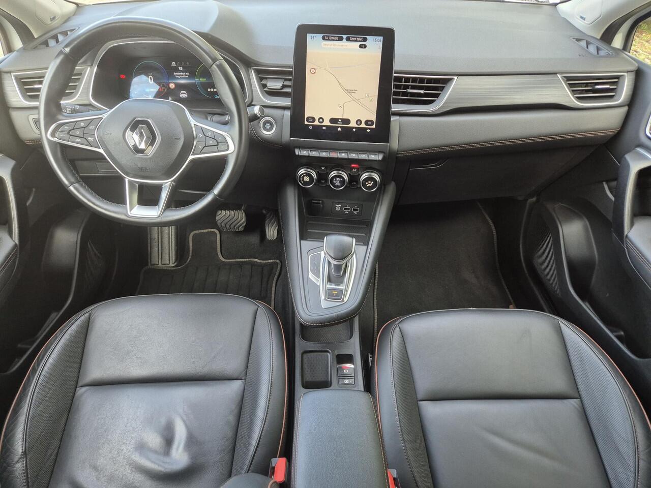 Renault CAPTUR 1.6 E-Tech Plug-in Hybrid 160 Initiale Paris / Automaat / Pack Drive Assist / Apple Carplay Android Auto / Stuur en Stoelverwarming / Bose Audio systeem / Rondomzicht camera / Adaptief CC / Keyless Entry/Start /