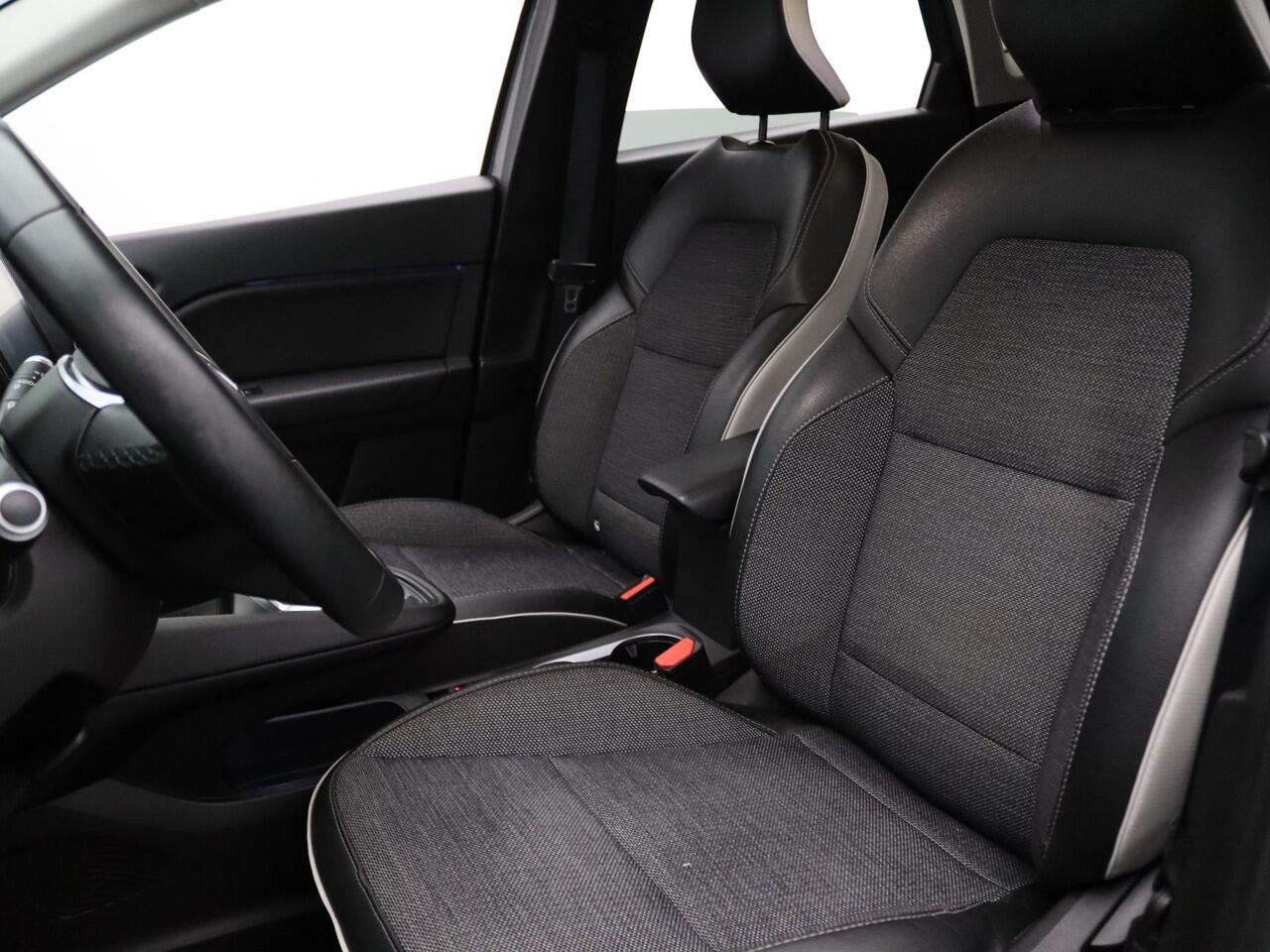 Renault CAPTUR E-Tech Plug-in Hybrid 160pk Intens Automaat Cruise | Climate | Navi | Parkeersens. achter