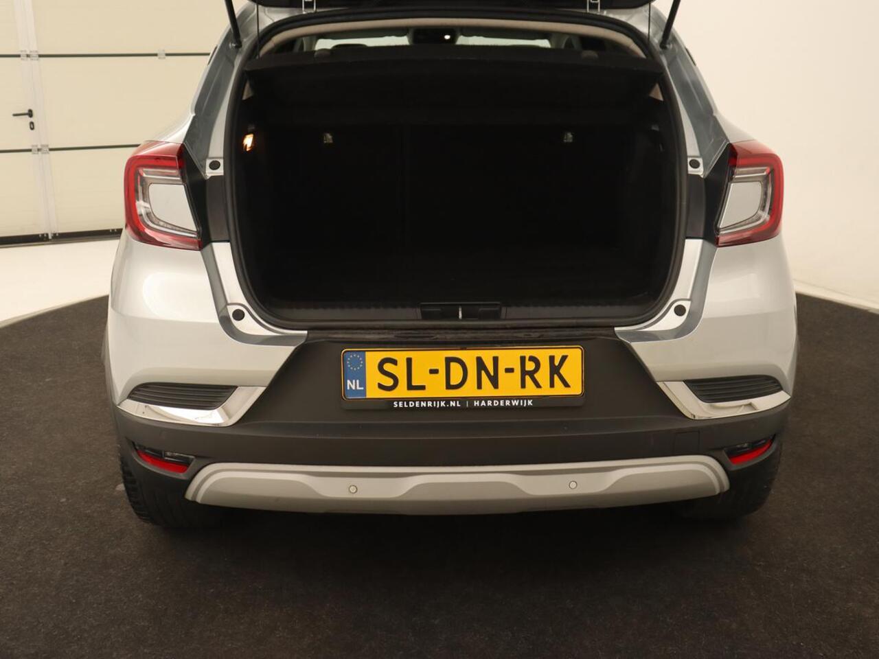 Renault CAPTUR 1.6 E-Tech Hybrid 145 Intens | Automaat | Carplay | PHEV | Half leder | Adaptive cruise | Climate controle | DAB | Getint glas | LED