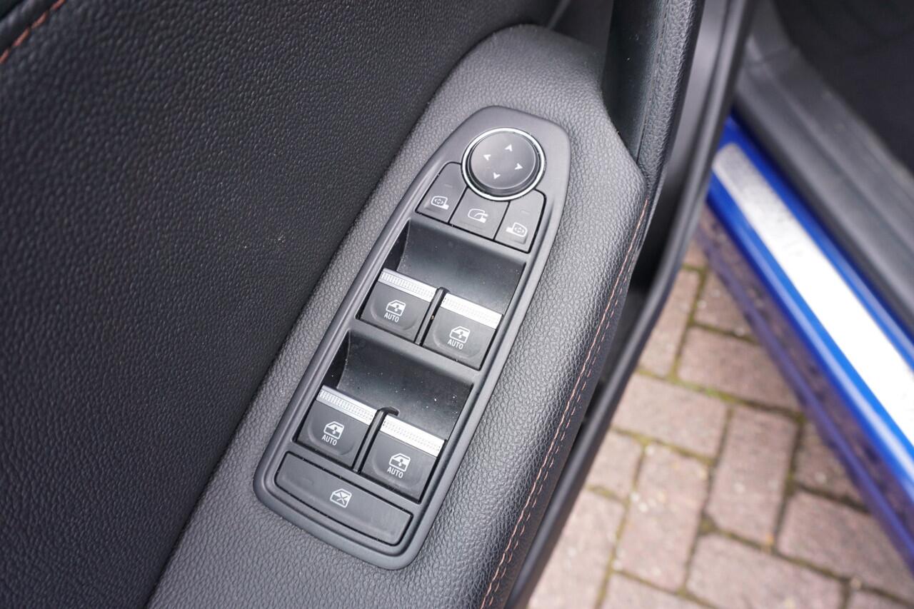 Renault CAPTUR 1.6 E-Tech Plug-in Hybrid 160 Initiale Paris Trekhaak | 360° Camera | Stoelverw. * All in prijs *