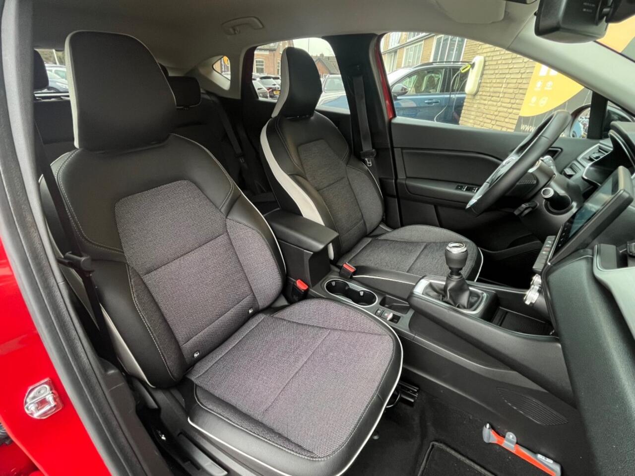 Renault CAPTUR 1.0 TCe INTENS LED/2-TONE/CAMERA/CARPLAY/NL-AUTO/1E EIG.