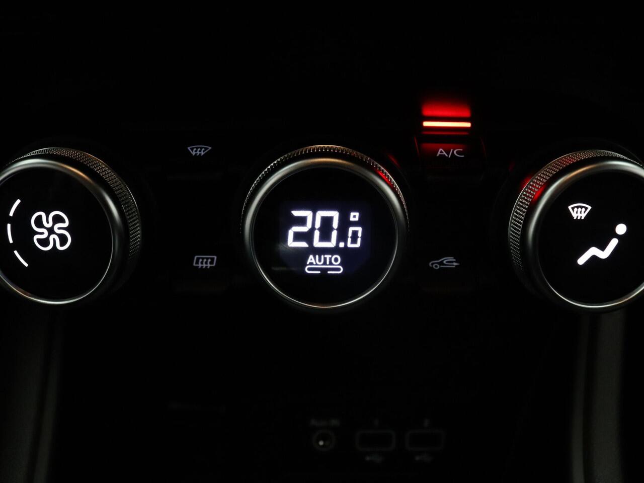 Renault CAPTUR E-Tech Hybrid 145pk Intens Automaat Cruise | Climate | Navi | Parkeersens. achter