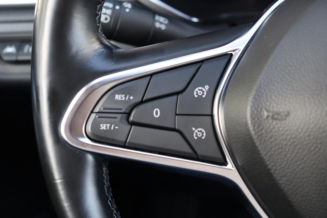 Renault CAPTUR 1.6 E-Tech Plug-in Hybrid 160 Intens PHEV | Stoel-/Stuurverwarming | Camera | Navigatie | Cruise Control | Climate Control