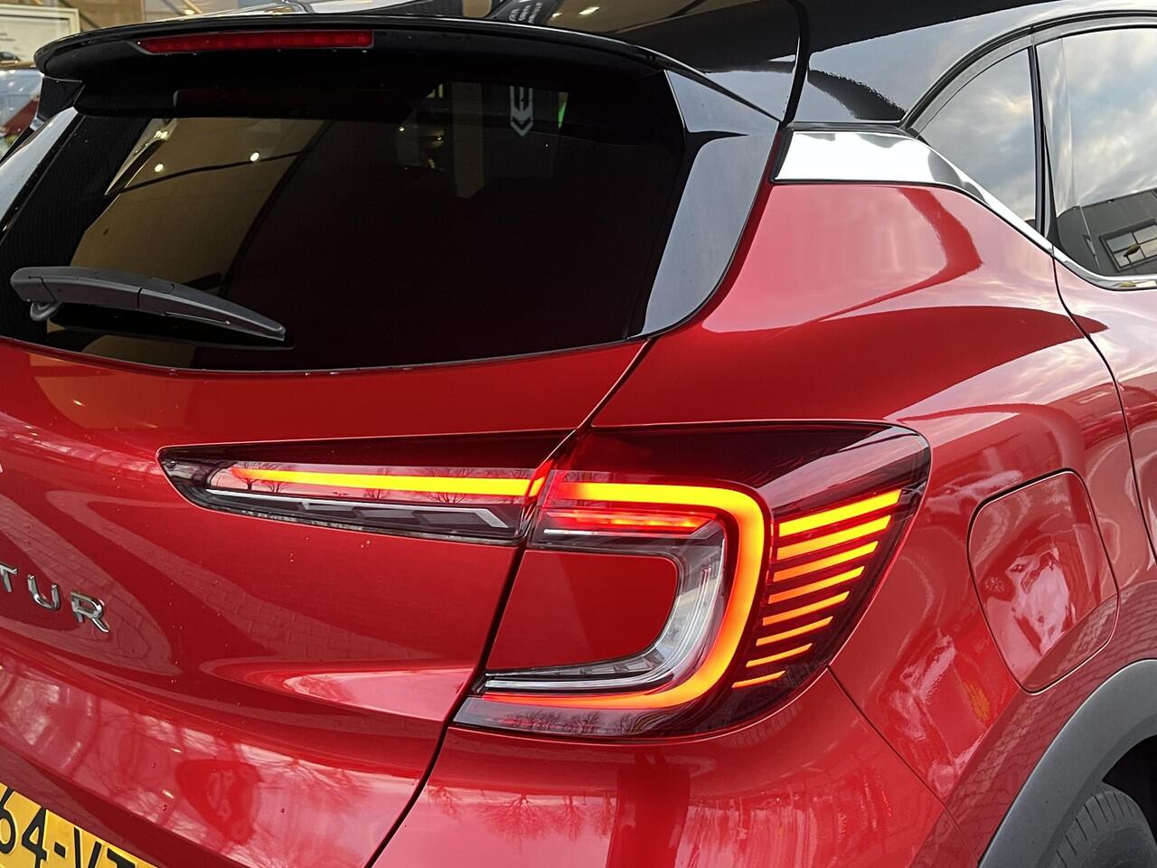 Renault CAPTUR 1.0 TCe 100 Intens TREKHAAK / PARKEERSENSOREN / CRUISE CONTROL / CLIMATE CONTROL / NAVI / 1 EIGENAAR!