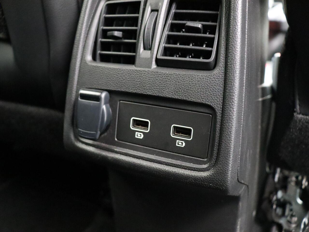 Renault CAPTUR E-Tech Hybrid 145pk Techno | Grootscherm navigatie | Digitaal dashboard | Achteruitrijcamera | Parkeersensoren voor/achter |