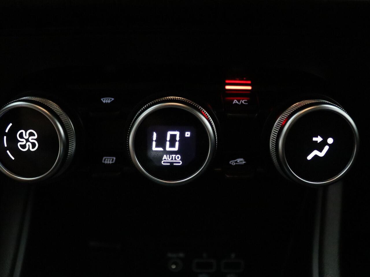 Renault CAPTUR 145pk E-Tech Hybrid Zen Automaat Camera | Climate | Cruise | Navi | Parkeersens. v+a