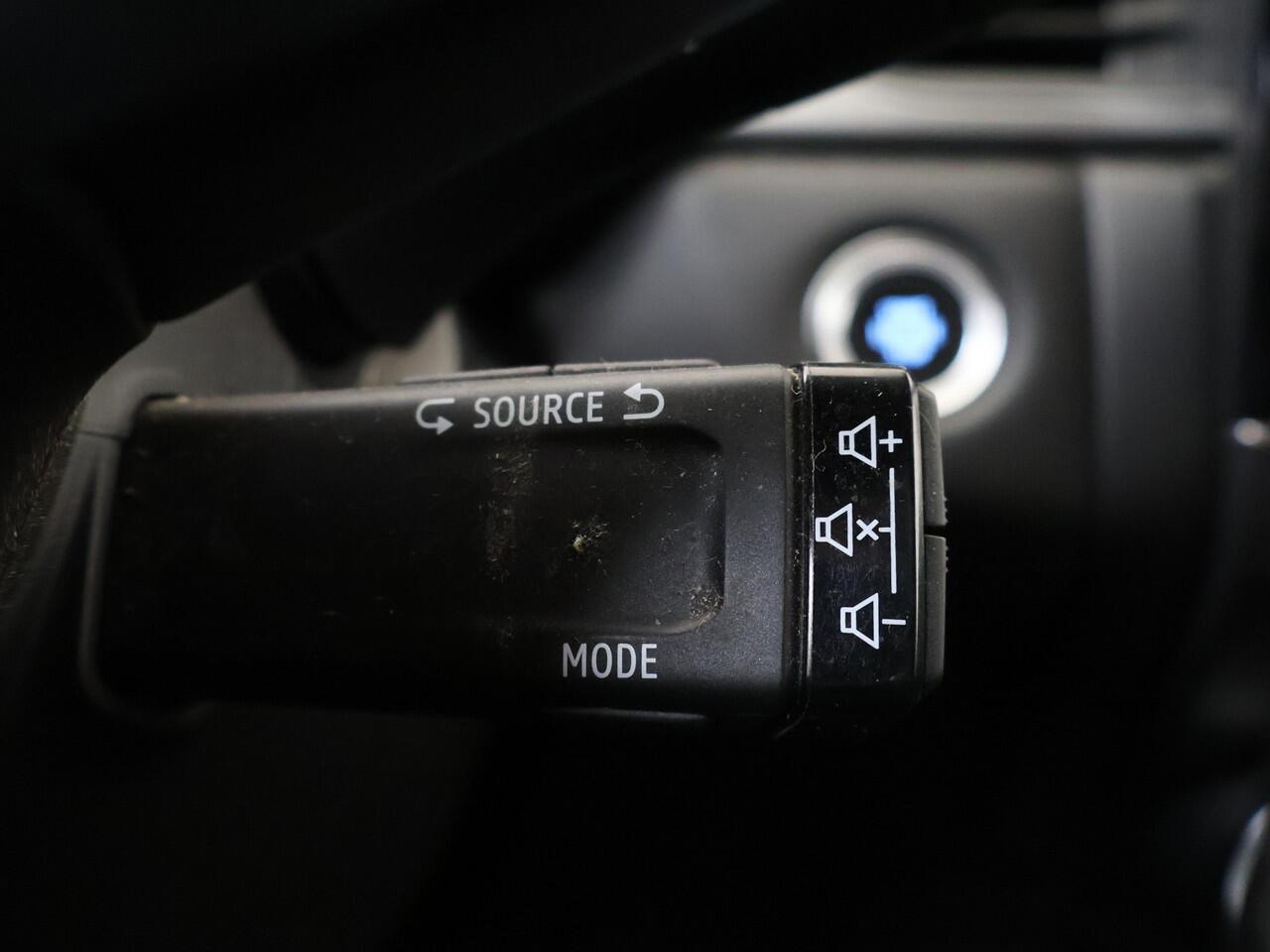 Renault CAPTUR 1.6 E-Tech Plug-in Hybrid 160 Intens | LED Koplampen | Cruise Controle | Full Navigatie | Apple carplay / Android auto |