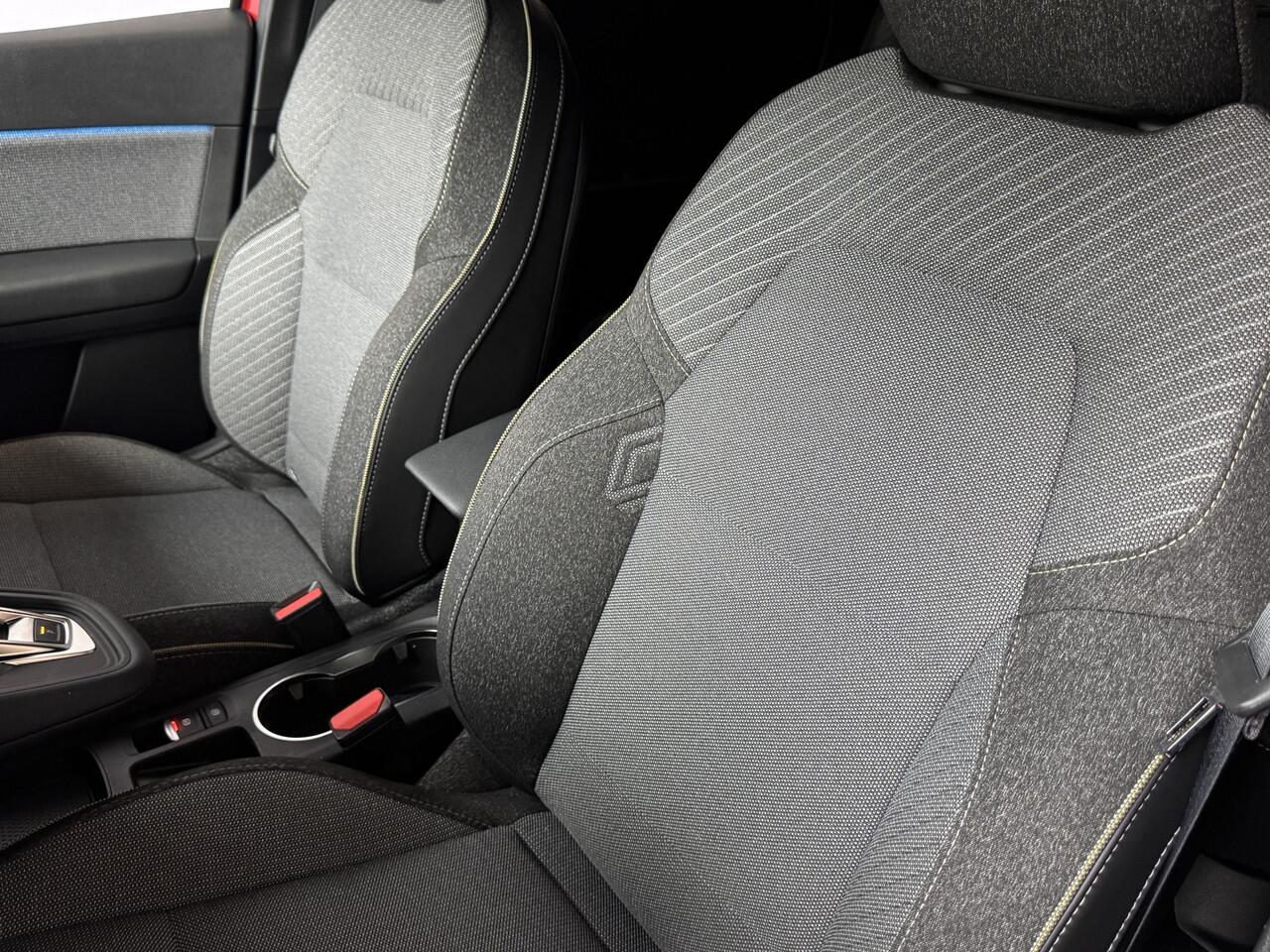 Renault CAPTUR 1.3 160 PK 4 CIL TECHNO CAMERA 18''LMV STOEL/STUUR .VERW PURE VISION LED 10'' R-LINK NAVI 06/2025 EDC-automaat (Efficiënt Dual Clutch) 7 Versnellingen 1200KG Trekgewicht