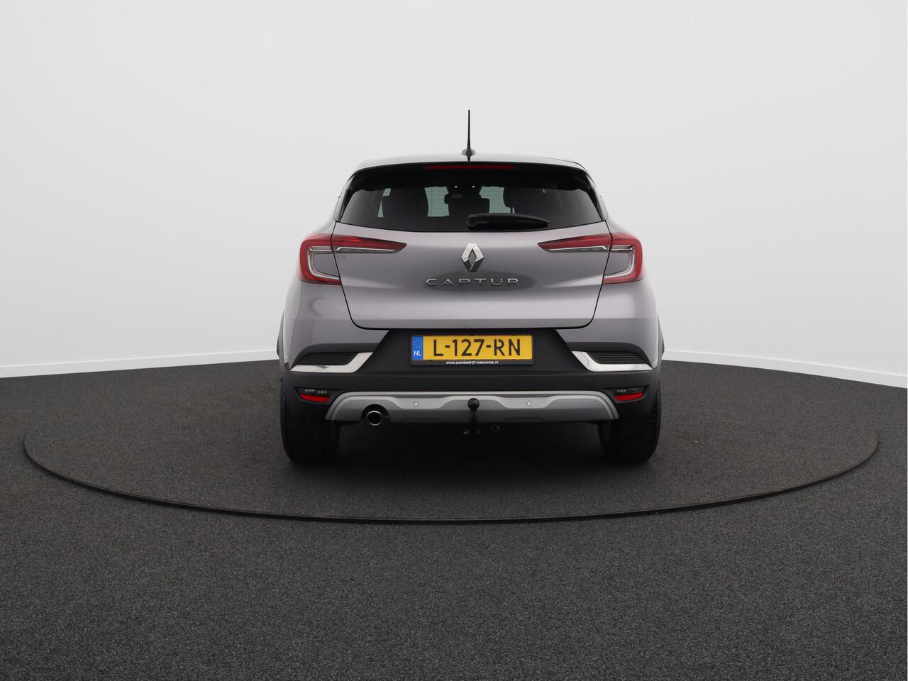 Renault CAPTUR 1.3 TCe 140 Intens/ automaat/ trekhaak/ zeer mooi!