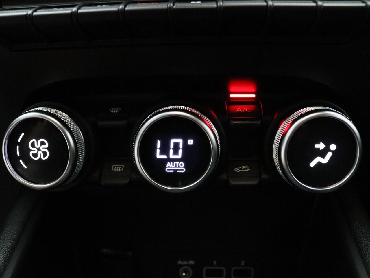 Renault CAPTUR E-Tech Plug-in Hybrid 160pk Intens Automaat Camera | Cruise | Navi | Parkeersens. v+a