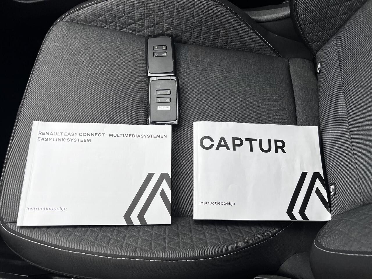 Renault CAPTUR 1.0 evolution / All Season Banden / Navigatie / Apple Carplay & Android Auto / Parkeersensoren / Cruise Control /