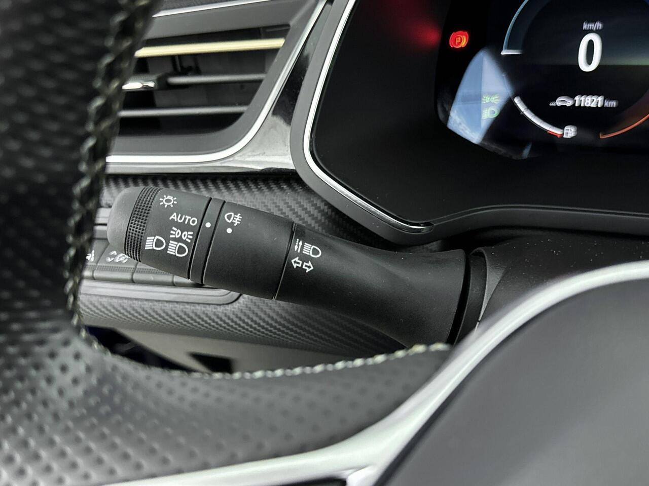 Renault CAPTUR 1.6 E-Tech Plug-in Hybrid E-Tech Engineered 160PK | Pack Advanced Driving | Achteruitrijcamera | Adaptive Cruise Control | Apple CarPlay/Android Auto | Climate Control | Draadloze Oplader | Grootlichtassistent | Half-Leder | Keyless | Parkeersensoren Voor