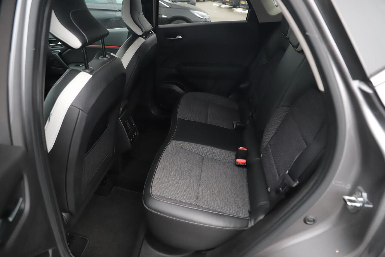 Renault CAPTUR 1.3 TCe 140 Intens Automaat LMV Half Leder LED Navigatie Carplay Android Bluetooth Climate Cruise Control