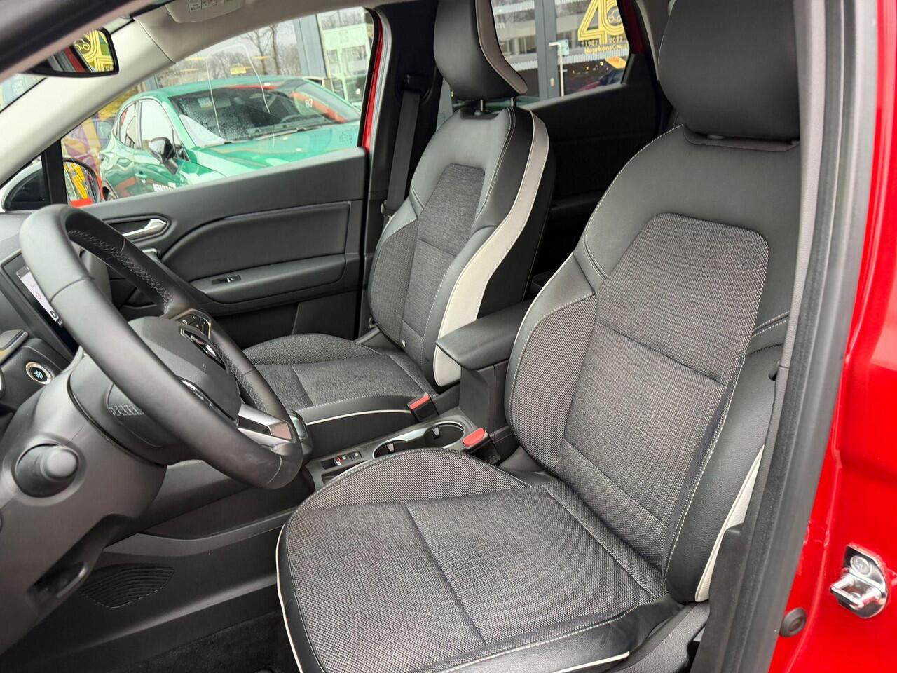 Renault CAPTUR E-Tech Plug-in Hybrid 160 Intens | Dealeronderhouden | NAVIGATIE | CAMERA |