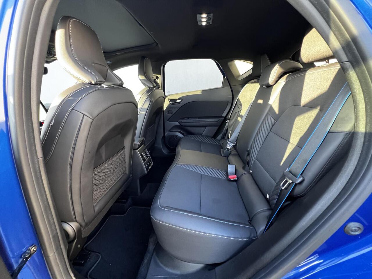 Renault CAPTUR 1.6 E-Tech full hybrid 145 esprit Alpine Automaat / Fabrieksgarantie tot 04-2027 / Schuifdak / Navigatie / Stuurverwarming / Apple Carplay Android / 19" LM wielen /