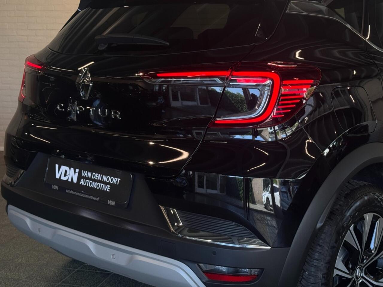 Renault CAPTUR 1.0 TCe Techno 91pk Navi Camera Stoelv Clima Smartlink 17''