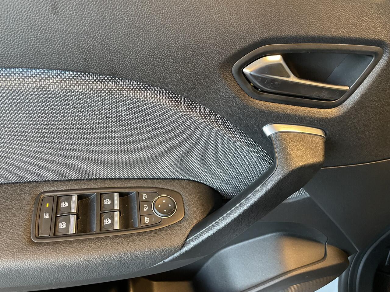 Renault CAPTUR 1.3 TCe 160 Techno Winterpakket-Achteruitrijcamera-Navigatie by Apple/Android-Climate control