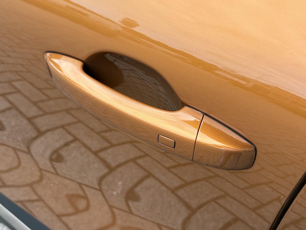 Renault CAPTUR 1.3 TCe 130 Intens Automaat | Navigatie | Camera | Cruise Control | Climate Control |