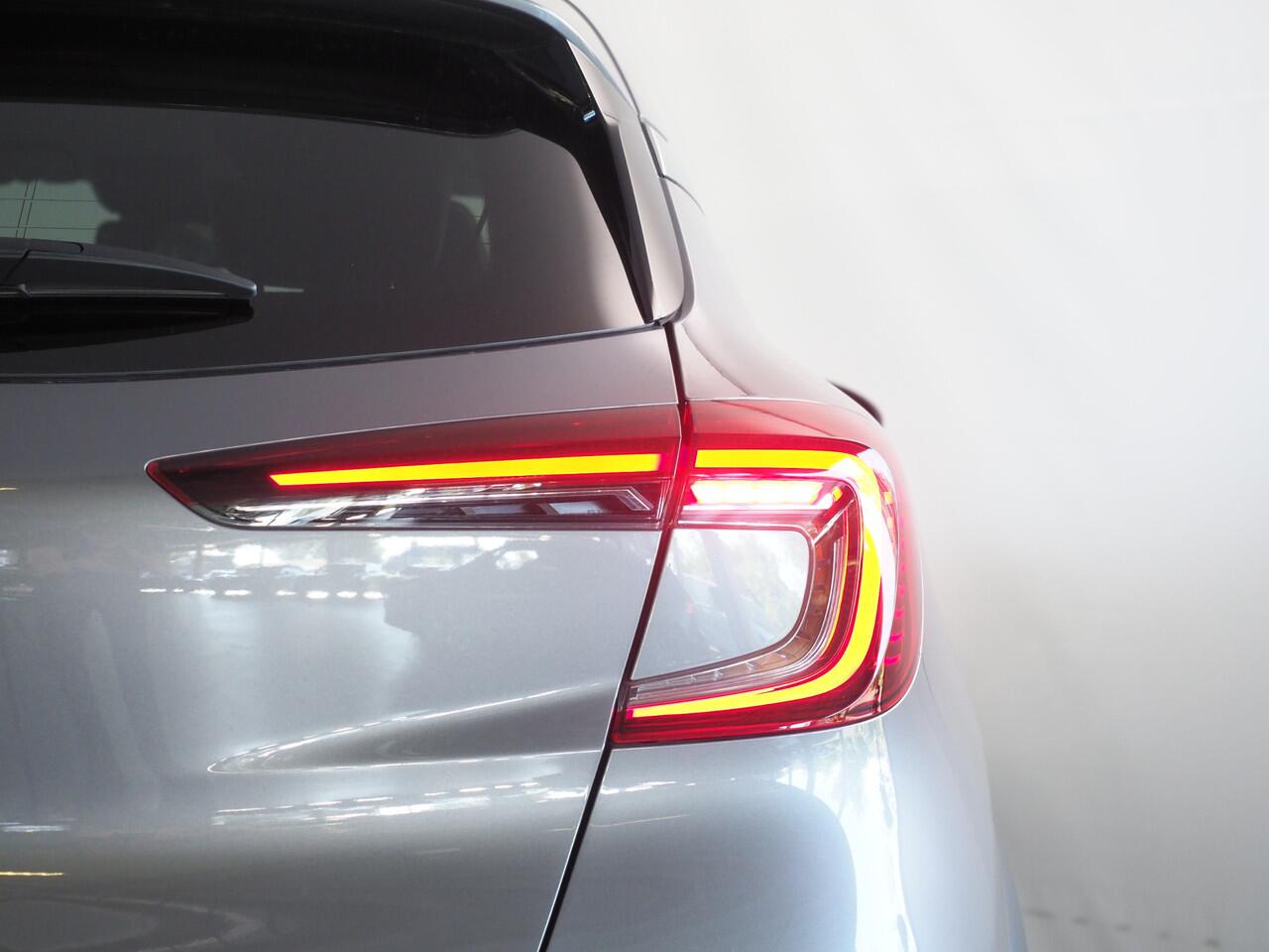 Renault CAPTUR 1.0 TCe 90 techno | Stuurwiel En Voorstoelen Verwarmd | Achteruitrijcamera | Actief Remmen | Apple CarPlay/ Android Auto | Parkeersensoren Voor- En Achter | Keyless Entry | Automatische Dimverlichting