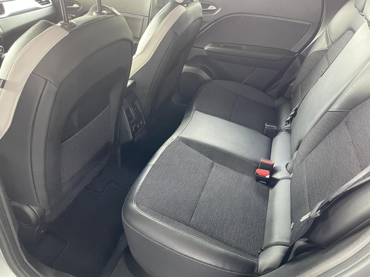 Renault CAPTUR 1.0 TCe 90 Intens ELECTRISCHE RAMEN / NAVIGATIE / AIRCONDITIONING / CRUISECONTROL / AUTOMATISCHE HANDREM / SPORTWIELEN / LANE DEPARTURE / ELECTRISCHE RAMEN / PARKEERSENSOREN