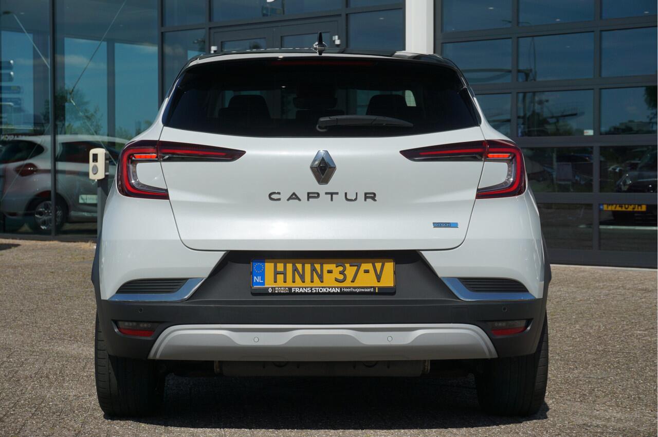 Renault CAPTUR 1.6 E-Tech Plug-in Hybrid 160 Initiale Paris