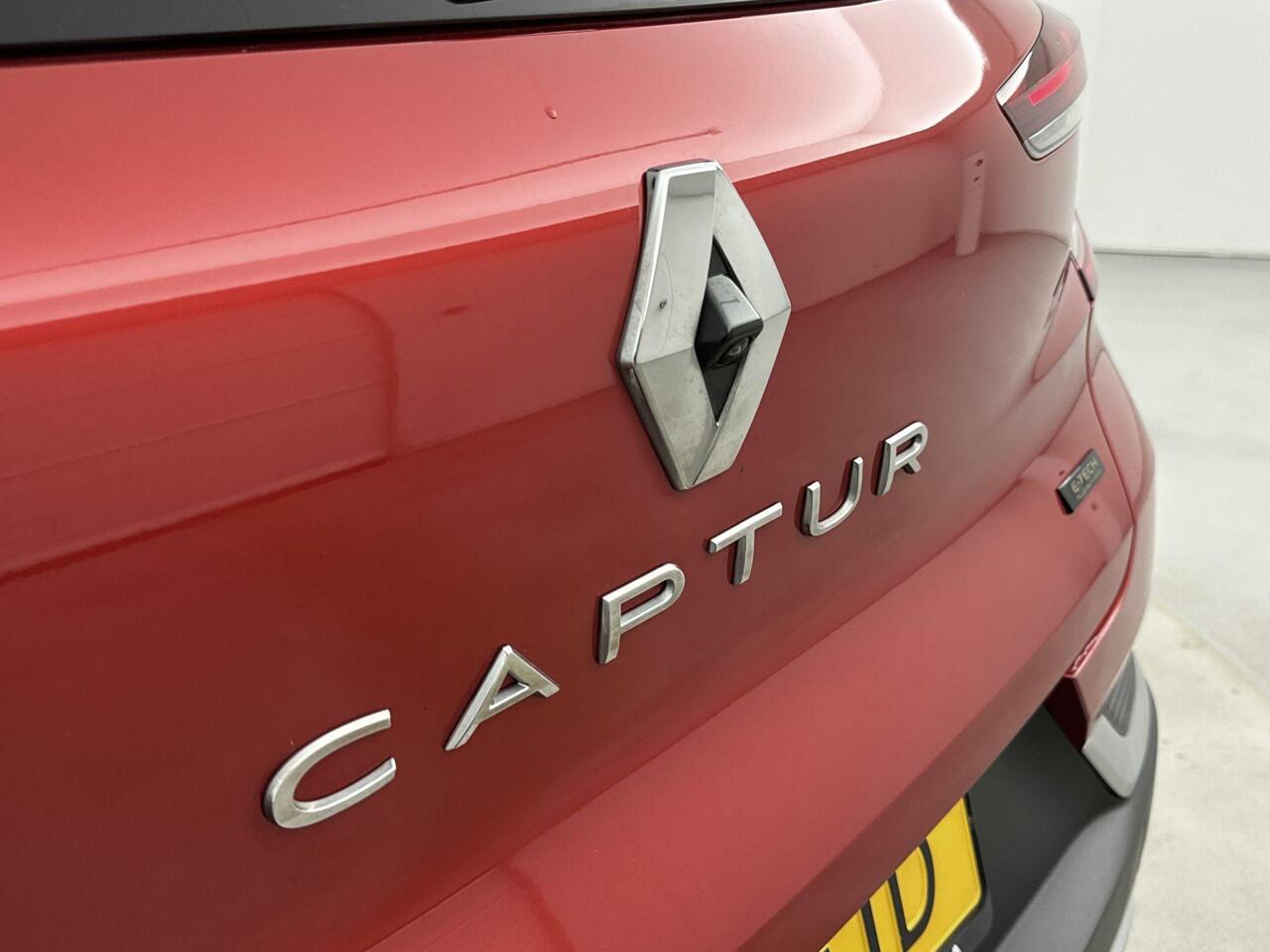 Renault CAPTUR 1.6 E-Tech plug-in hybrid 160Pk techno | Navigatie | Apple & Android Carplay | Climate Control | Cruise Control & Snelheidsbegrenzer | Parkeersensoren Voor & Achter | Achteruitrijcamera | Keyless Entry | Privacy Glass |